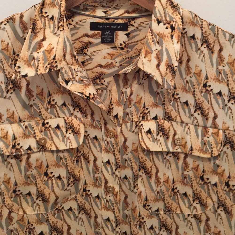 Tommy Hilfiger NWOT Giraffe Print! - Picture 2 of 5